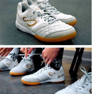 Like New! Senda Athletics USHUAIA Pro 2.0 Futsal Shoe - Gold in Size 8/9